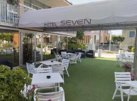 Hotel Seven
