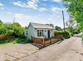 호텔 사진: Cosy Cottage near Canterbury - Perfect for Couples - Dogs Welcome!