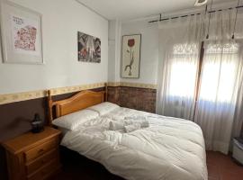 Foto do Hotel: Habitación con baño y cocina privados en Albaicin