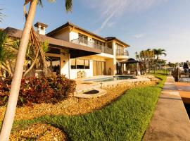 Hotelfotos: 5 Bedroom Luxe Villa on Deep Water Intracoastal