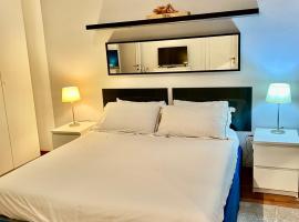 Zdjęcie hotelu: Delicious 2bedrooms wifi & art flat central Rome