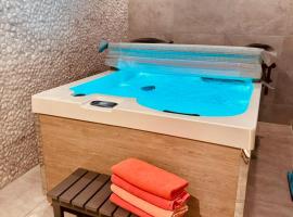 Photo de l’hôtel: Casa Olivia, Luxurious Village House with Sauna and Jacuzzi