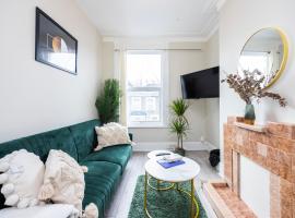 Hotel Foto: Spacious 3 BR Near Walthamstow Station - 10 Min Walk