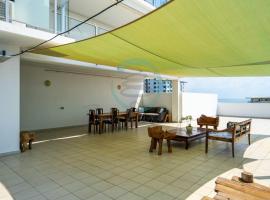 ホテル写真: Zen at Mitchell - Unique 2-BR Rooftop Apt in CBD