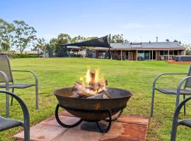 Hotel kuvat: New Heavenly Hideaway at Lovedale with Private Pool and Spa