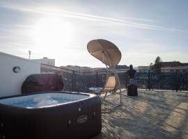 Foto di Hotel: PentGarden penthouse jacuzzi