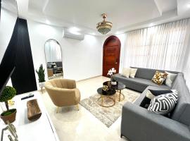 Gambaran Hotel: Vacation Family Home 5 min from STI Airport WiFi-AC-Netflix