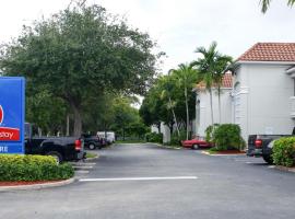 Studio 6-West Palm Beach, FL, hotel in West Palm Beach
