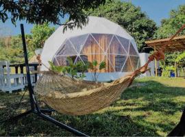Photo de l’hôtel: Dome tent in Elyu will Pool Access for 10 pax