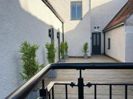 Hotel Photo: No 8 Plants Yard Modern studio in Worksop