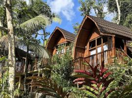 รูปภาพของโรงแรม: Abing Dalem - Villa Durian
