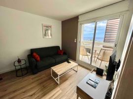 A picture of the hotel: Bel appartement vue mer - Mafat'appart