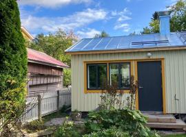 Hotel Photo: Garden house near centre