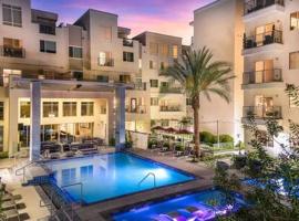 Hotel Photo: TWO Cozysuites Paradise under the Palm Trees 16&11