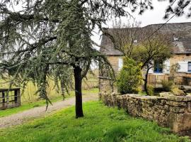 Hotel Photo: Gîte de France à Chasteaux 2 épis - Gîte de France 4 personnes 364