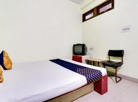 A picture of the hotel: SPOT ON 66814 Hotel Raghav