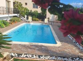 מלון צילום: ROSE VILLA - 3 BED POOL