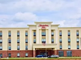 Hampton Inn By Hilton Kirksville MO, готель в Керксвіллі