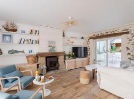 Hotel Photo: Le Petit Cocon - Proche de la plage