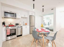 Hotel Foto: Stylish 2BR Condo in Proximity to City Center