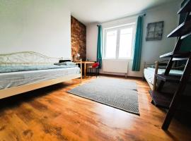 호텔 사진: Apartament z ogrodem w sercu Torunia