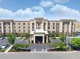 Hampton Inn & Suites Madera, hotel em Madera