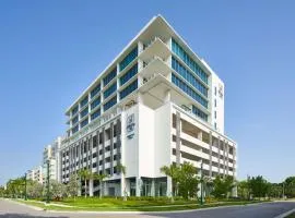 SERENA Hotel Aventura Miami, Tapestry Collection by Hilton