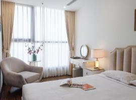 Hotel Photo: Vinhomes Westpoint Apartment - by Bay Luxury