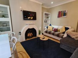 Hotel Photo: Stylish 2 Bedroom Apartment, Leeds Centre + Free Parking