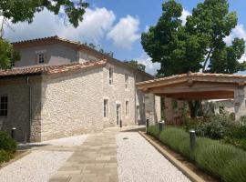 Château Lecusse - La Grande Roche - Hôtel, Spa, Boutique & Restaurant, Hotel in Broze