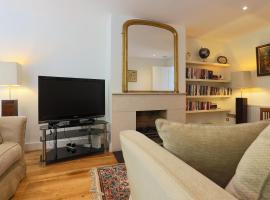 Hotel Foto: Period Character with Modern Comforts In Monkstown