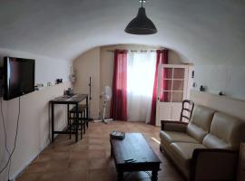 Hotel Photo: Studio Gite Mondragon (Vaucluse)