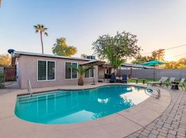 Hotel kuvat: Cozy Tempe Casa with Heated Pool 5 Minutes to ASU