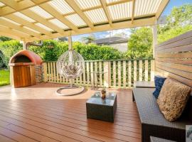 A picture of the hotel: Aircabin - Beecroft - Sydney - 3 Bed Holiday House