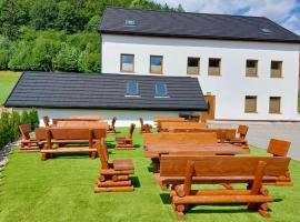 Góry Sowie przystanek DAD HOUSE, hotel v destinaci Sokolec