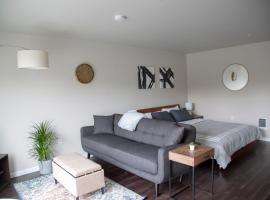 Hotelfotos: Capitol Hill Modern Studio with Free Parking!