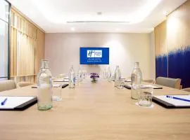 Holiday Inn Express & Suites Bangkok Central Pier by IHG