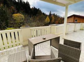 Tanjas gemütliches Haus am Mondsee, отель в городе Innerschwand