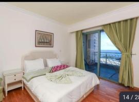 होटल की एक तस्वीर: Sanstefano luxury appartment