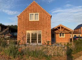 Фотографія готелю: Hen House: Private annexe on stunning farm