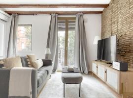 Hotel Photo: El Born 1BR w square view BCN-35