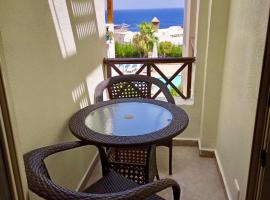 Foto di Hotel: Apartment in Sharks bay oasis 2 bedroom Private free beach