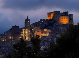 Hotel Photo: 2 bedrooms house with wifi at Caccamo