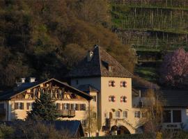 Foto di Hotel: Weingut Köfelgut - Turris Vini