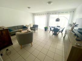 Hotel Photo: Maison 6 couchages Lormont proche tram