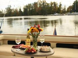 Charming Yacht on Catskill Creek, hotel Catskillban