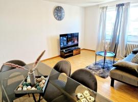 รูปภาพของโรงแรม: 2 bedrooms appartement with balcony and wifi at Neckarau Mannheim