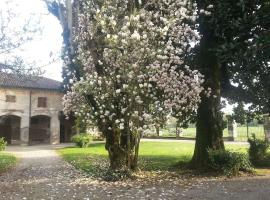 Foto di Hotel: Villa Gattoni Cattaneo - Appartamento Il Pozzo