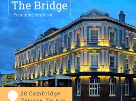 A picture of the hotel: The Cambridge Hotel