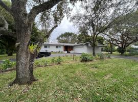 A picture of the hotel: Family 4br Home Near Dadeland Mall